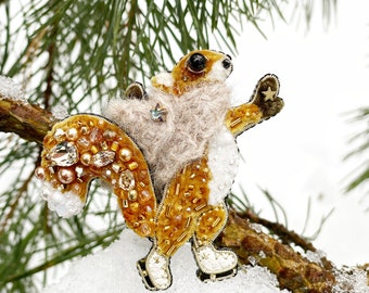 Squirrel brooch, Squirrel pin, Embroidered squirrel, Beaded brooch, Beaded squirrel, Gift for squirrel lovers, Handmade brooch, Winter pin