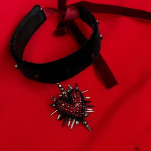 Black choker, Heart choker, Velvet choker, Black velvet, Heart pendant, Heart love necklace, choker necklace, vintage choker, hematite choker