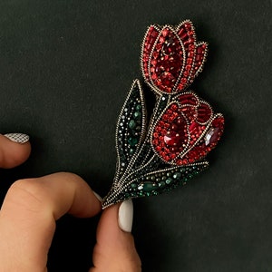 Red brooch pin, Flower brooch, Beaded flower brooch, Tulip brooch, Luxury pin, Beaded brooch, Crystal flower, Pearl Tulip, Embroidered Tulip image 2