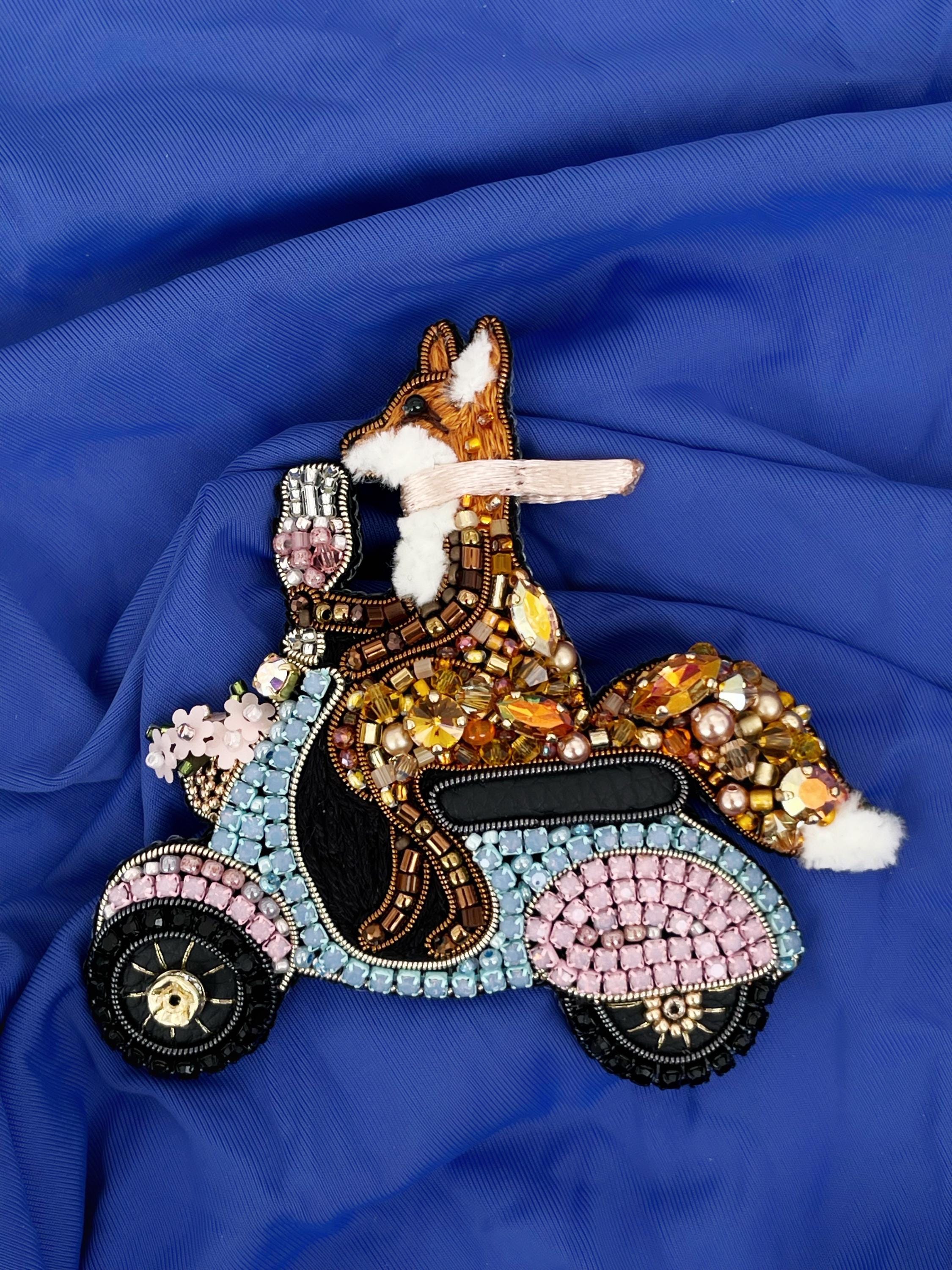 Foxes ヴィンテージ風花束ブローチ il_fullxfull.7806127031_3t91.jpg