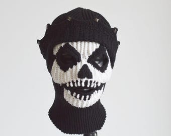 Pasamontañas de ganchillo personalizado con calavera coronada, 3 agujeros, máscara de esquí de punto estilo gótico oscuro.