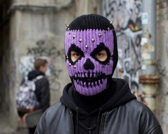 Hand-Crocheted Skull Balaclava with Devil Horns and Spikes – Horror Ski Mask