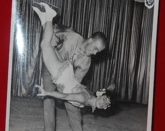 Atemberaubendes Original Zirkus Aeros, Zirkus-Eros-Foto in Schwarzweiß, 1950er Jahre, Ostdeutschland, Presse-Foto