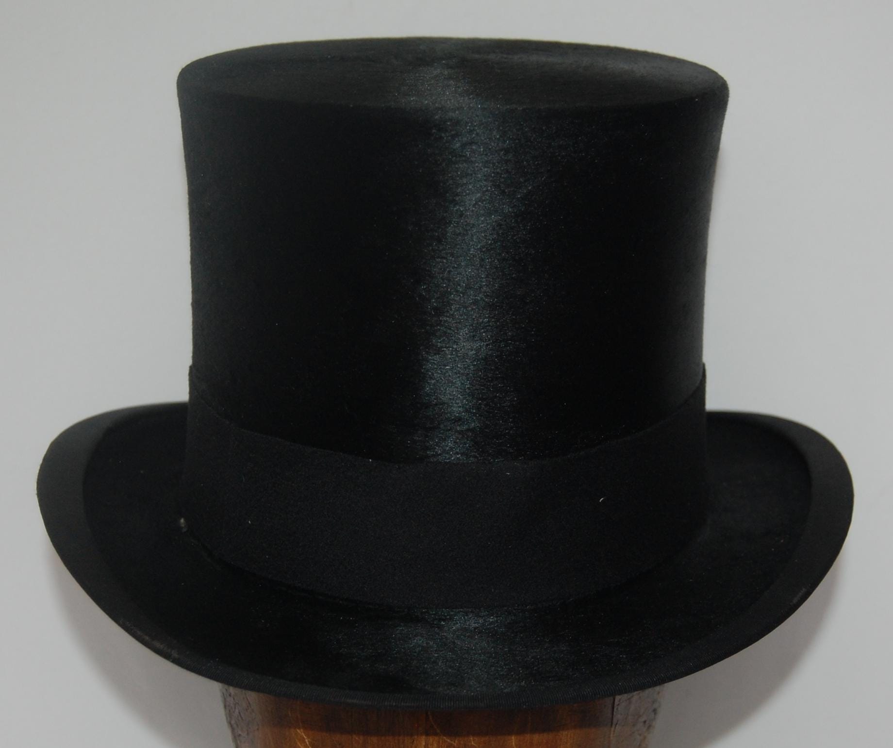 Stunning Vintage Silk Top Hat, UK size 6 3/4, US size 6 7/8, Euro size 55, Nice Vintage Condition!