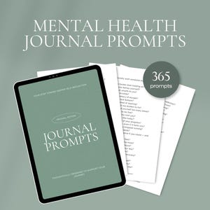 Peut inclure: Une tablette num&eacute;rique et plusieurs feuilles de papier avec des invites de journal. La tablette affiche "Journal Prompts" dans une police serif, avec le texte "Original Edition" et "Thoughtfully Designed to Support Your Journey." Un graphique circulaire indique "365 invites."