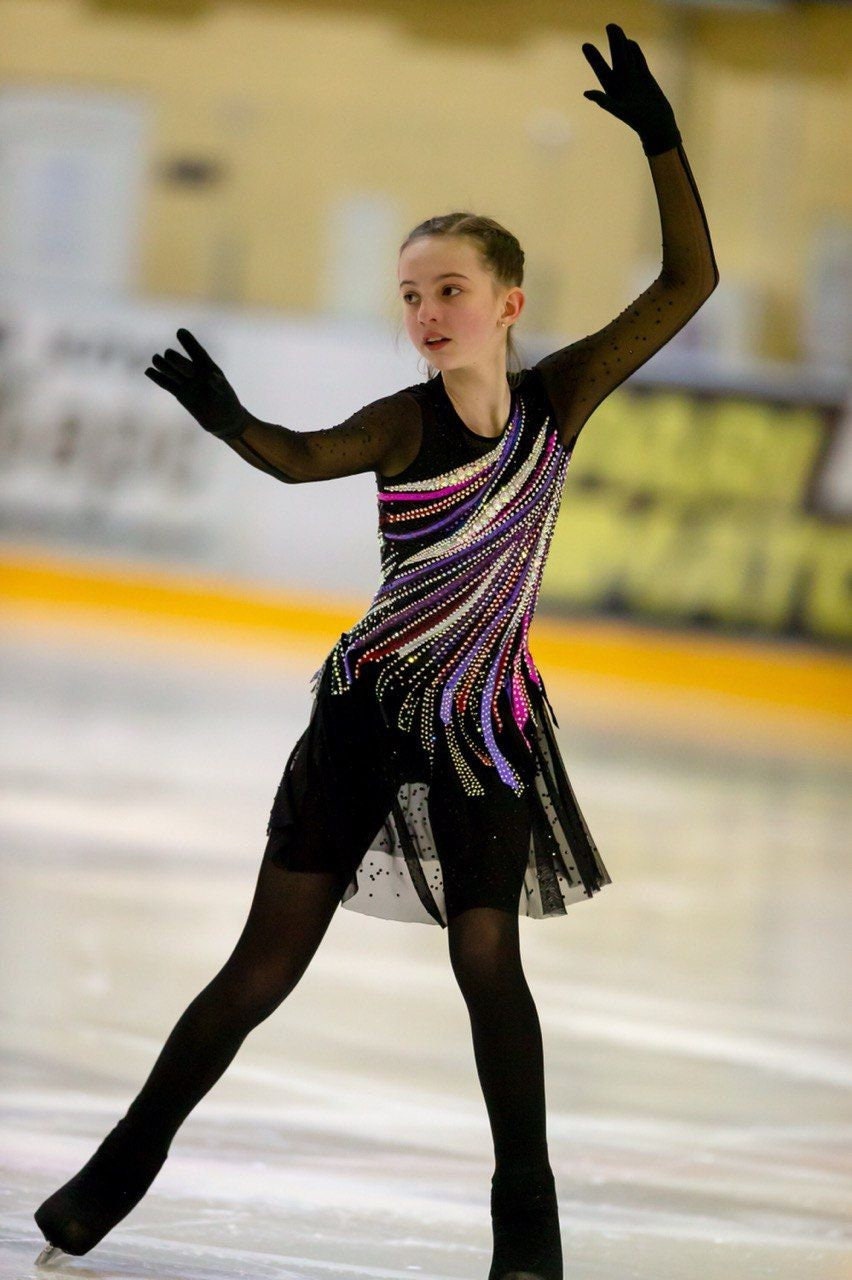 femmes JTKDL Robe de patinage artistique personnalisée pour la compétition de patinage sur glace pour filles enfants 