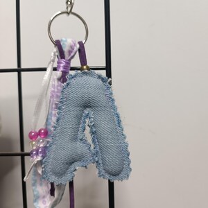 Llavero vaquero con inicial. Llavero con letra vaquera. Llavero letras hecho a mano. Regalo personalizado.