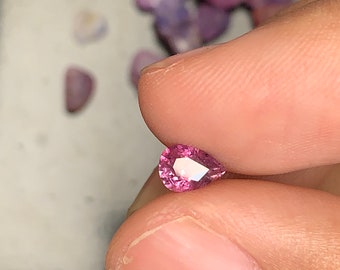 0.52ct natural orangish pink sapphire unheat