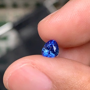 0.70ct Natural blue sapphire Unheat Vietnam image 2