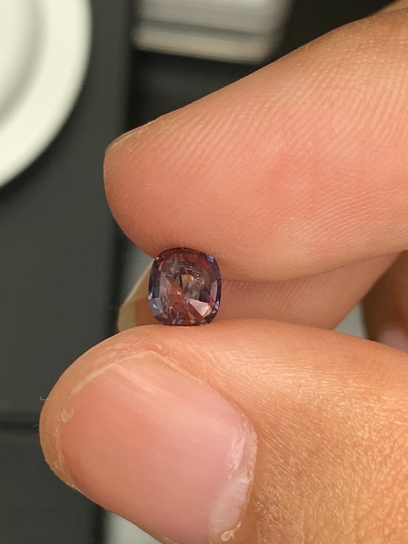 0.84ct natural orange sapphire unheat image 5