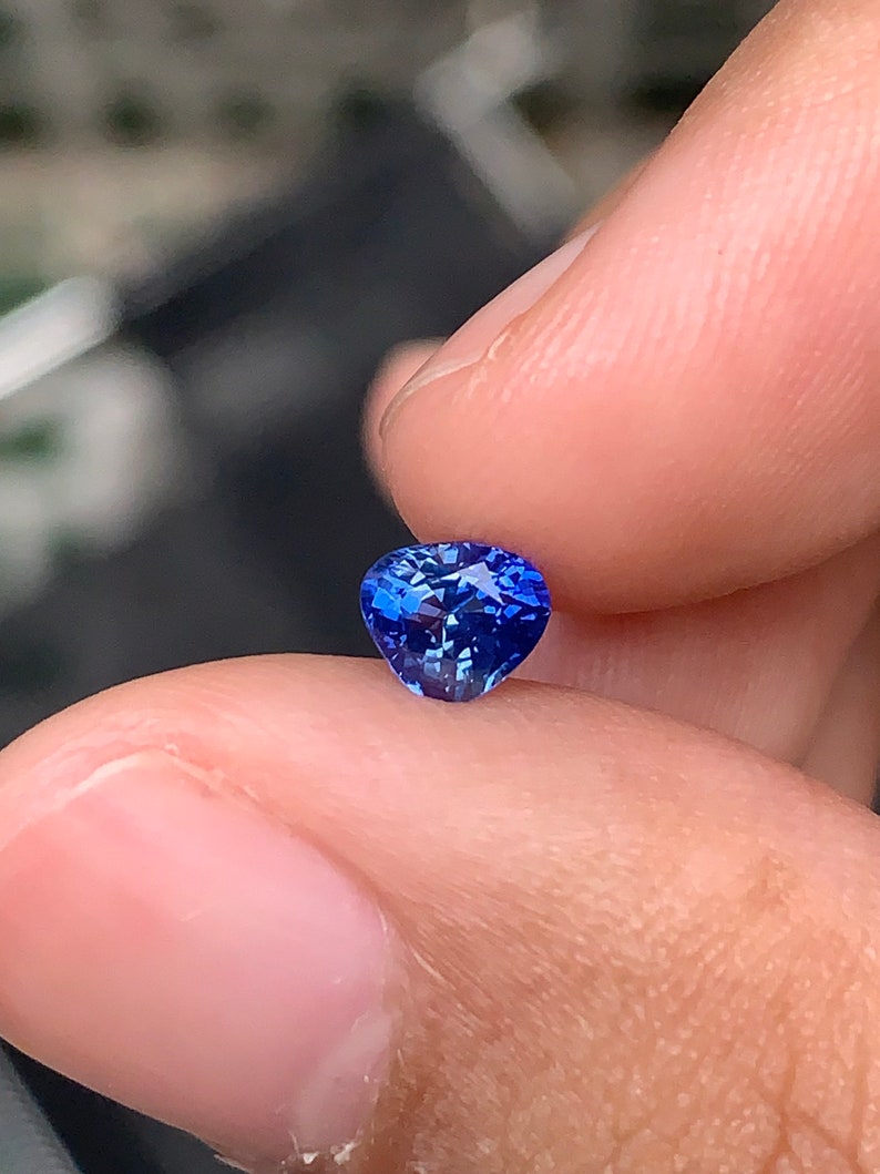 0.70ct Natural blue sapphire Unheat Vietnam image 1