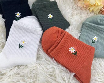 Daisy embroidered socks,embroidered socks,cotton socks,comfortable socks,gifts for her,birthday gifts,gift socks,Floral Socks,School Girl