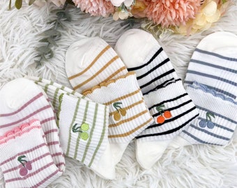 Kirschen bestickte Socken,gestreifte Socken,Sommersocken,kurze Socken,bequeme Socken,coole Socken,Spitzensocken,Damensocken,süße Socken,süße Socken