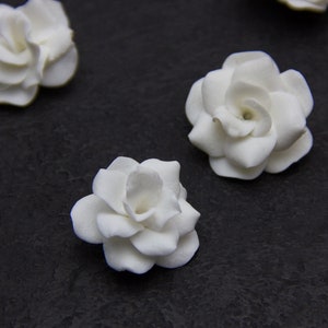Gardenia Pack of 5 handmade Polymer clay white flower beads for  hair accessory jewelry making, wedding bridal tiaras, wedding сrown