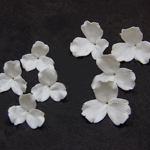 Weiße Blumen Perlen 1 "(2,5 cm), 1,4 "(3,5 cm), Hochzeit Perlen, Ton Blume Perlen Schmuck machen