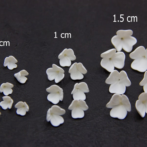 Perles de fleurs blanches Argile polymère 0,3" (0,8 cm), 0,4" (1 сm), 0,6"(1,5 cm), Fabrication de bijoux en perles florales, Fabrication de diadèmes de fleurs, Perles de mariage