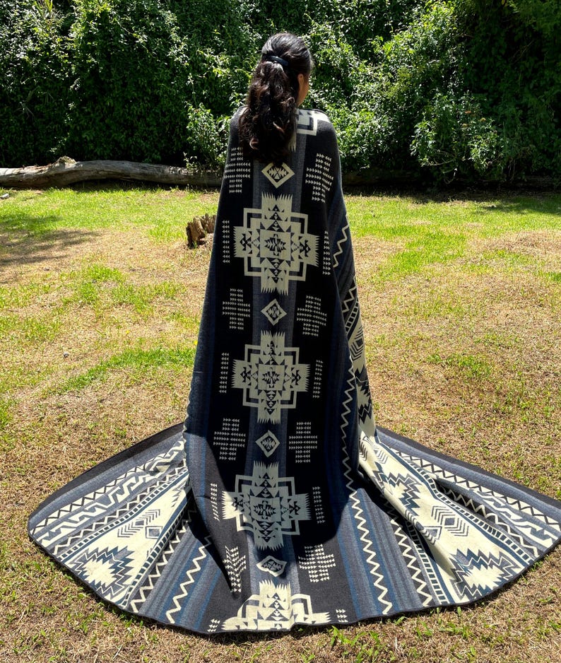 Alpaca Wool Blanket in color blue and white in King size with a geometric Navajo pattern, reversible