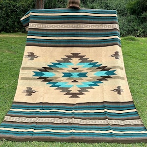 Handgefertigte Alpaka-Decke Navajo Hellblau Beige Mountain Wunderschönes Design von einheimischen Handwerkern Weich und warm! Geschenkideen