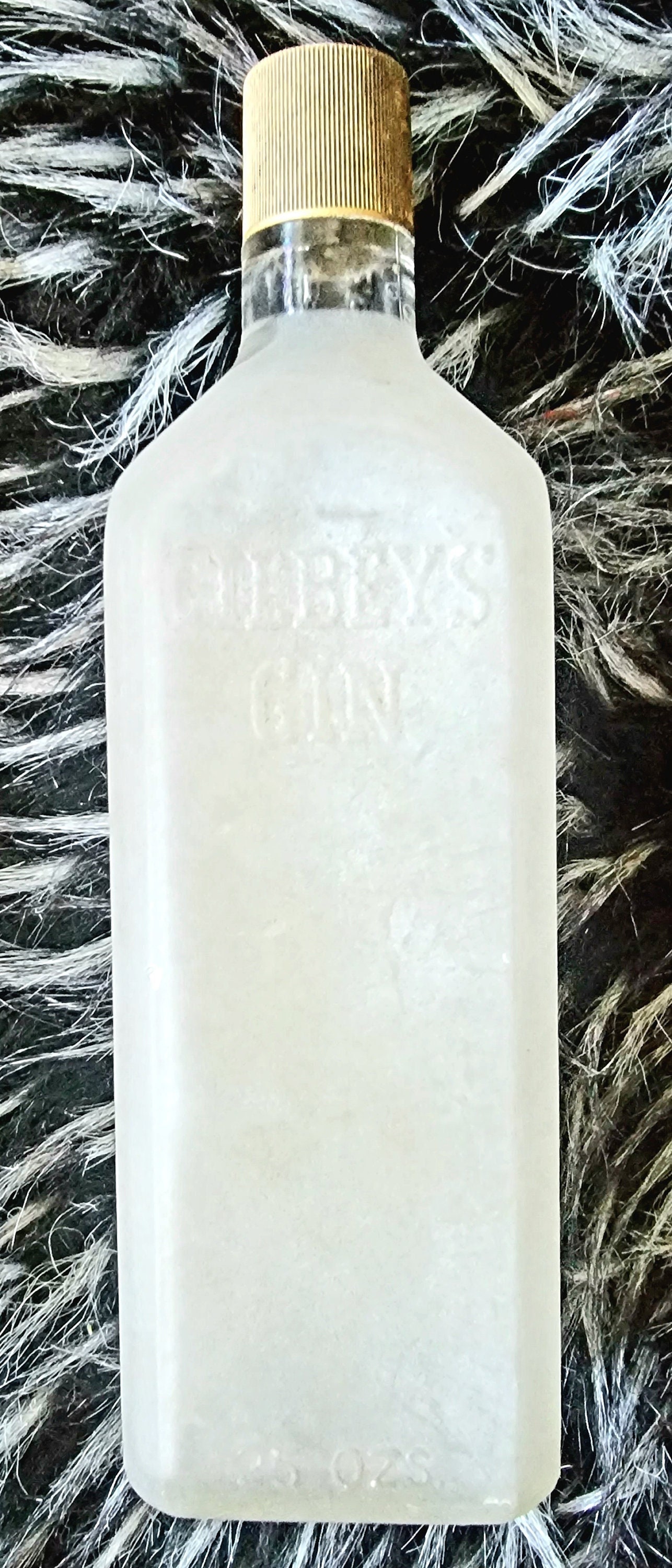 GILBEYS GIN 25 Oz's Vintage Frosted Glass Bottle Etsy