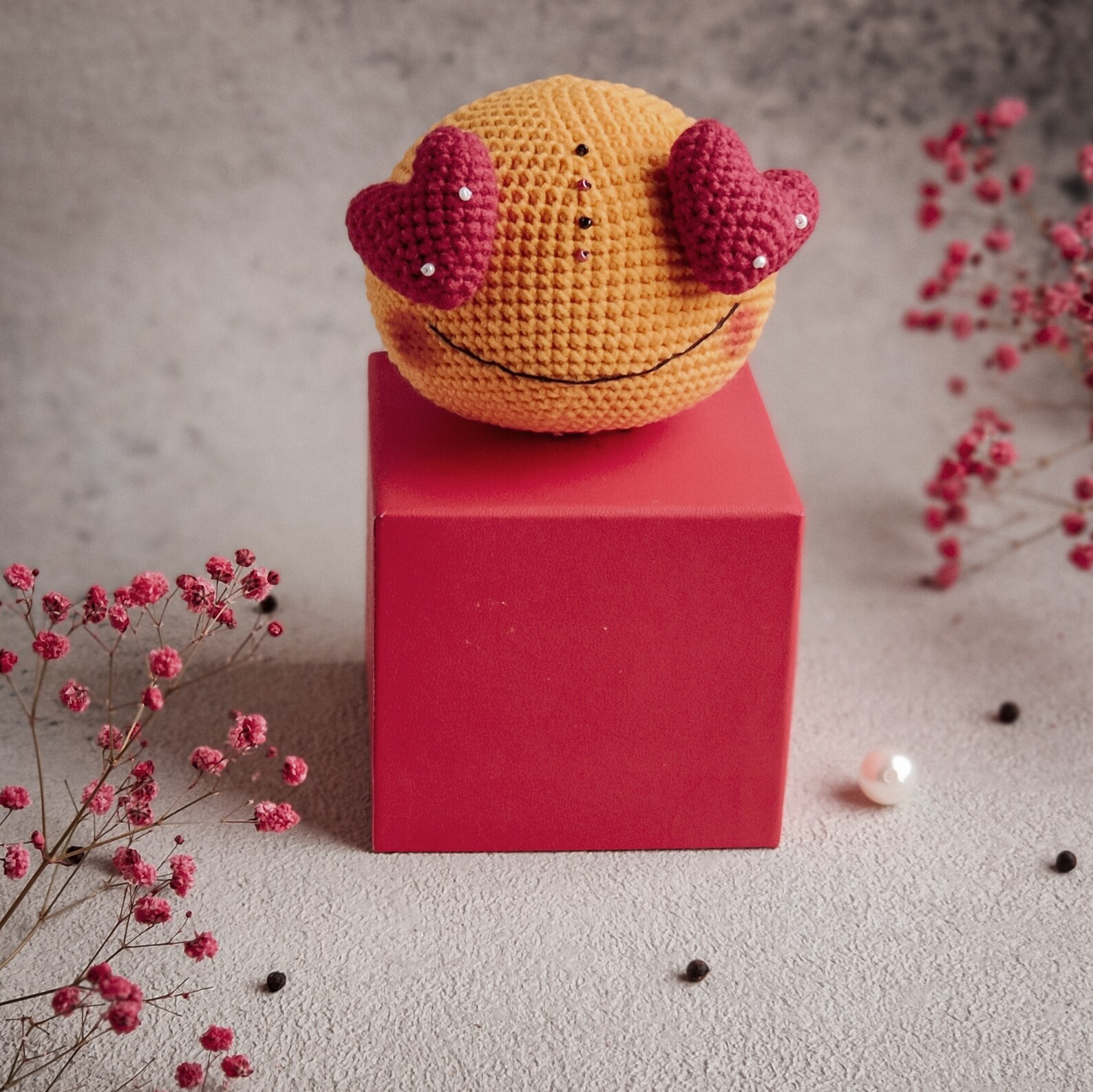 Crochet Emoji Pattern / Amigurumi Emoji / Crochet Heart Eyes / Etsy