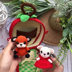 Fox and Bag with Natural Decor
"Cozy handmade amigurumi baby fox and apple bag with natural decorations. Ideal for eco-friendly gifts crafted by hand