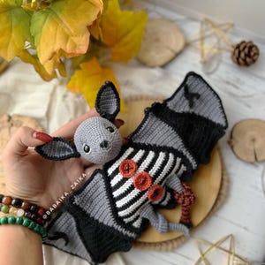 Crochet bat stuffed toy, skeleton-wing Halloween amigurumi pattern, easy printable PDF tutorial.
