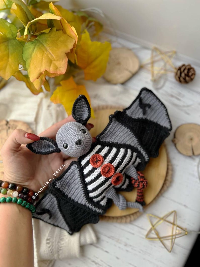 Crochet bat stuffed toy, skeleton-wing Halloween amigurumi pattern, easy printable PDF tutorial.