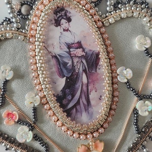 Collier japonais brodé de perles produit fini collection 3C image 6