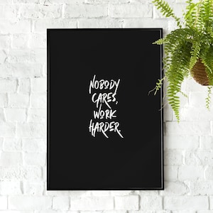 Jocko Willink Nessuno si preoccupa di lavorare più duro / Poster motivazionale, Citazione di arte della parete, Minimalista, Ufficio in casa, Poster della palestra, Arredamento della casa, Joe Rogan