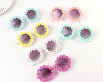 Personalized Daisy Sunglasses,Flower Girl Sunglasses,Brides, Bridesmaids, Beach, Bachelorette, Party Souvenirs, Round Sunglasses