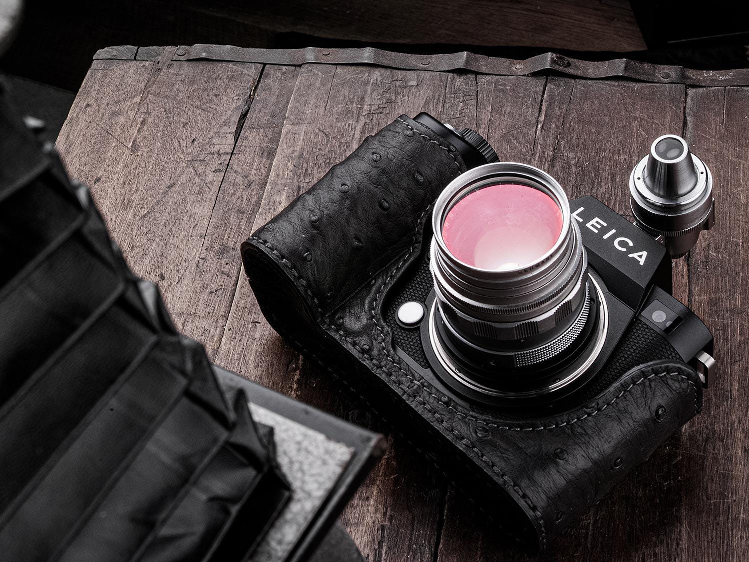 Custodia Inferiore In Vera Pelle Per Leica SL2/SL2-S – Made In Italy, Fatte A Mano, In Pelle Bovino Primo Strato, Stile Vintage, Viti In Rame – Per Batteria E Treppiede