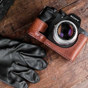 Leather half case for Sony A7R V, A1, A9 II, A7 IV and A7S III