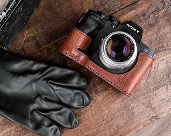 Leather half case for Sony A7R V, A1, A9 II, A7 IV and A7S III