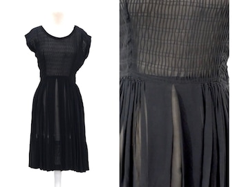 Vintage 1940er Jahre Sheer Schwarzes Rayon Tageskleid // Kurzarm Gerafftes Mieder U-Ausschnitt Leichtes Gothic Witchy Kleid