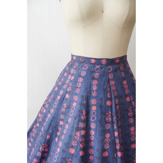 Vintage 1950s Novelty Print Circle Skirt // Blue … - image 3