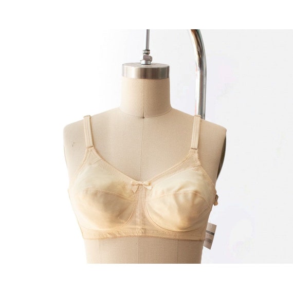 Vintage 1970s Deadstock Bra // Ivory Fabric Pointed Cup Lingerie by Bali  Size 34B 