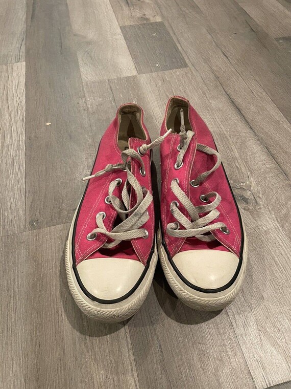 red converse size 7.5