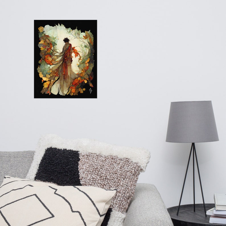 Puede incluir: Una pintura digital de una persona de pie en un bosque de oto&ntilde;o. La persona lleva una larga t&uacute;nica fluida y est&aacute; rodeada de hojas de varios tonos de rojo, naranja y amarillo.