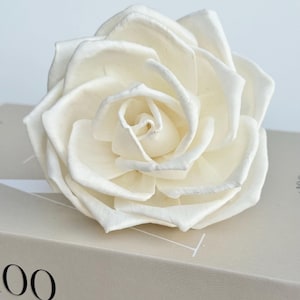 Diffuser flower, sola wood diffuser flower, wood flower for reed diffusers. Luxury English Tea Rose flower, 10 cm diameter.