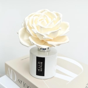 Flower diffuser, English rose natural wood diffuser flower, 100ml of fragrance, choice of 70 fragrances & diffuser colour.