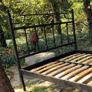 Metal bed, Unique Metal bed, Vintage Metal bed, Wrought iron bed, Simple metal bed, Iron bed frame, Steel bed, Sturdy Metal bed zdjęcie 2