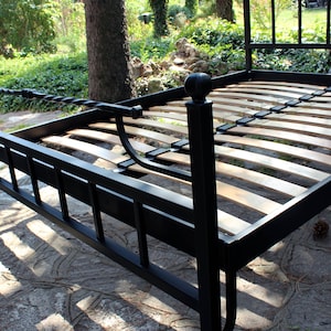 Metal bed, Unique Metal bed, Vintage Metal bed, Wrought iron bed, Simple metal bed, Iron bed frame, Steel bed, Sturdy Metal bed zdjęcie 8