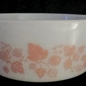 Cazuela vintage de grosellas rosadas de Pyrex