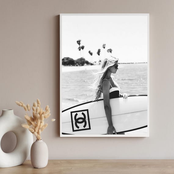 Black and white posters/old photo/wall art surf girl/summer beach/poster/black and white/photography vintage/surf girl