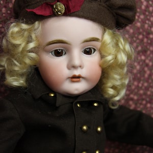 Antike Kestner 164 Kinderpuppe mit Kugelgelenk Körper 17 &quot;~ voll bekleidet