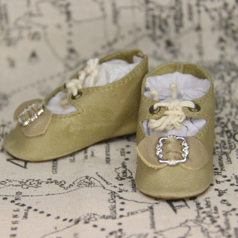 ancienne robe et chaussures de poupée Jumeau taille 11