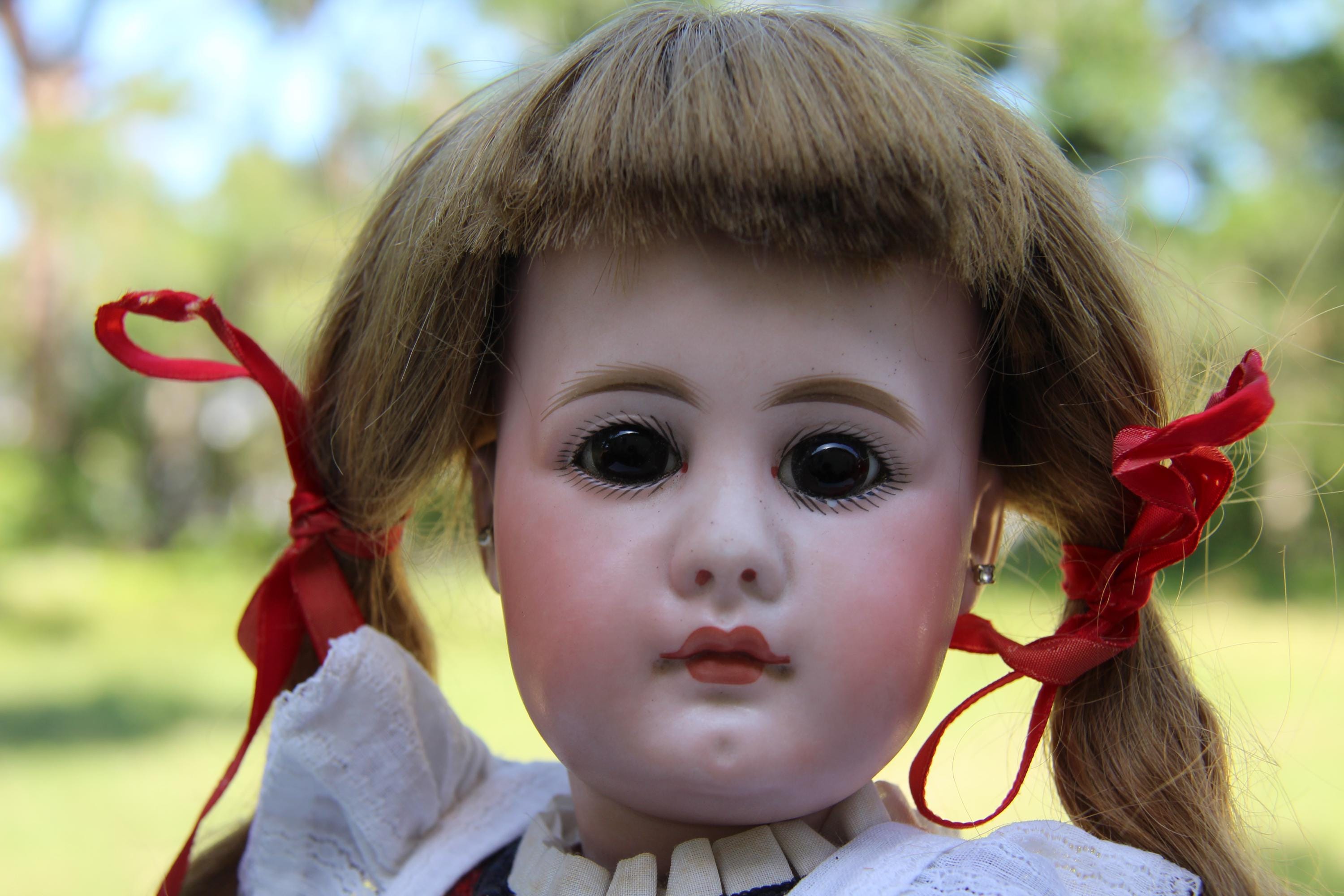 Petite poupée tête porcelaine SIMON ET HALBIG, bouche ouverte et yeux