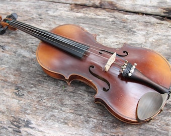 Violin, “The Antonius,” 1711 | Guitar Heroes | The