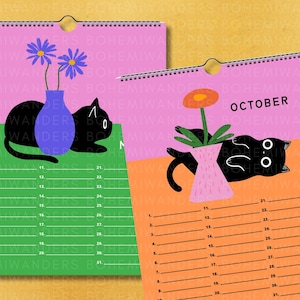 Könnte beinhalten: Zwei illustrierte Monatskalender. Einer zeigt eine schwarze Katze mit einer blauen Vase mit lila Blumen. Der andere Kalender sagt "Oktober" und zeigt eine schwarze Katze mit einer rosa Vase und einer orangefarbenen Blume.