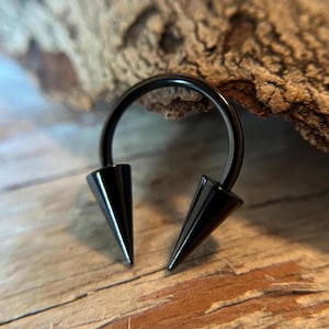 Black Titanium IP 16G (1.2mm) or 14G (1.6mm) Long Spikes Horseshoe Ring Septum Piercing Daith Helix Cartilage Nose Ring Spike Surgical Steel